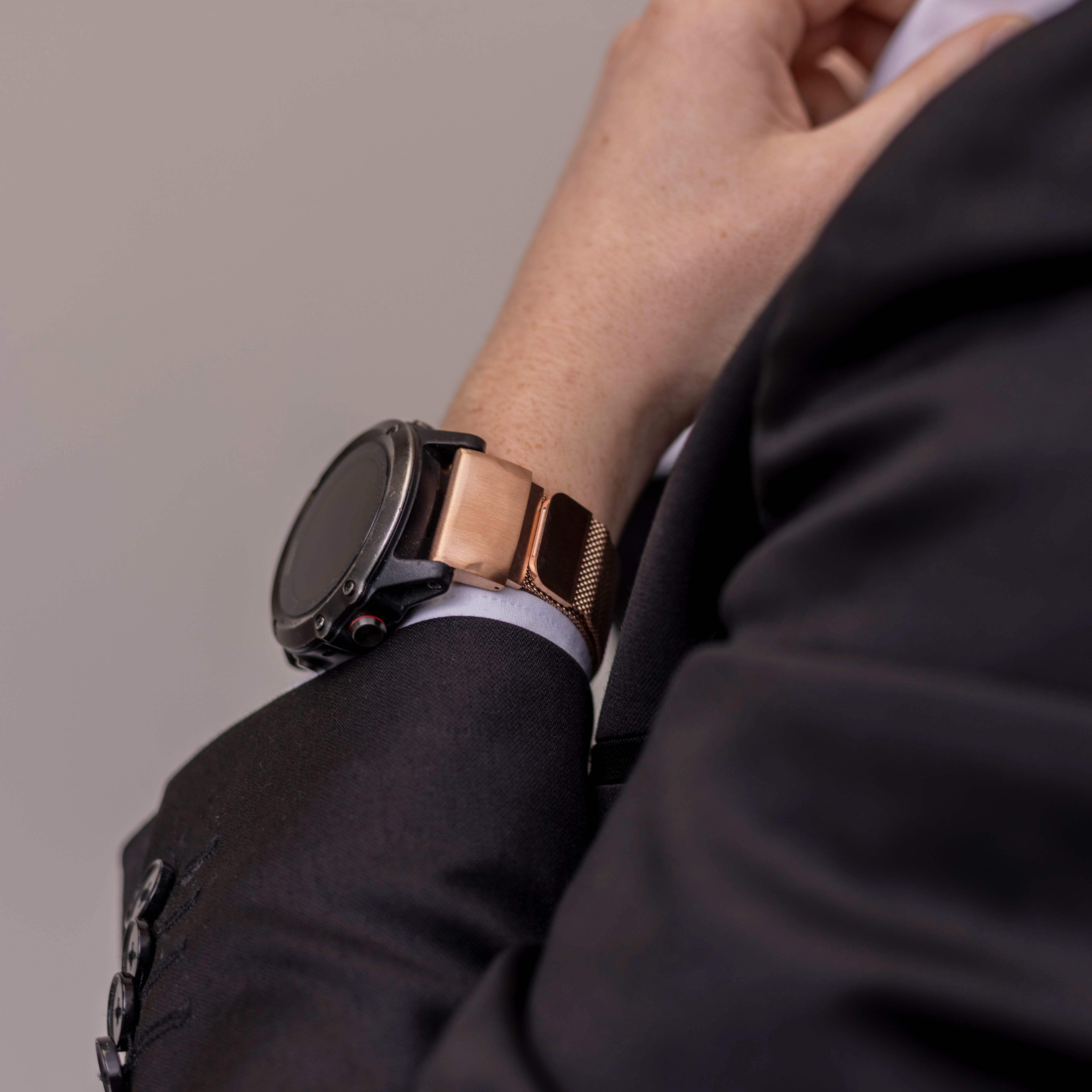 Garmin Fenix 7x Milanese Strap (Rose Gold)