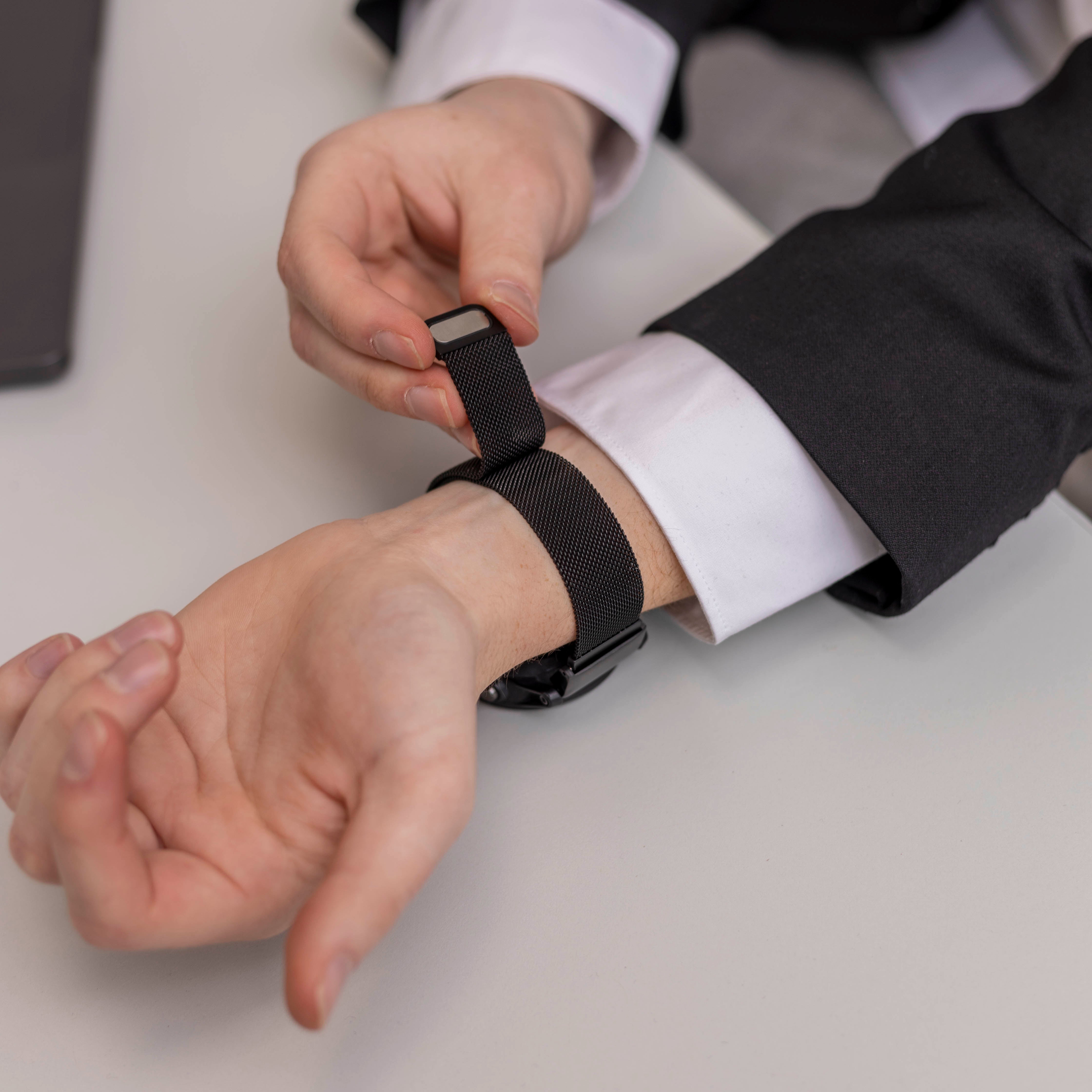 Garmin Fenix 7x Milanese Strap (Black)