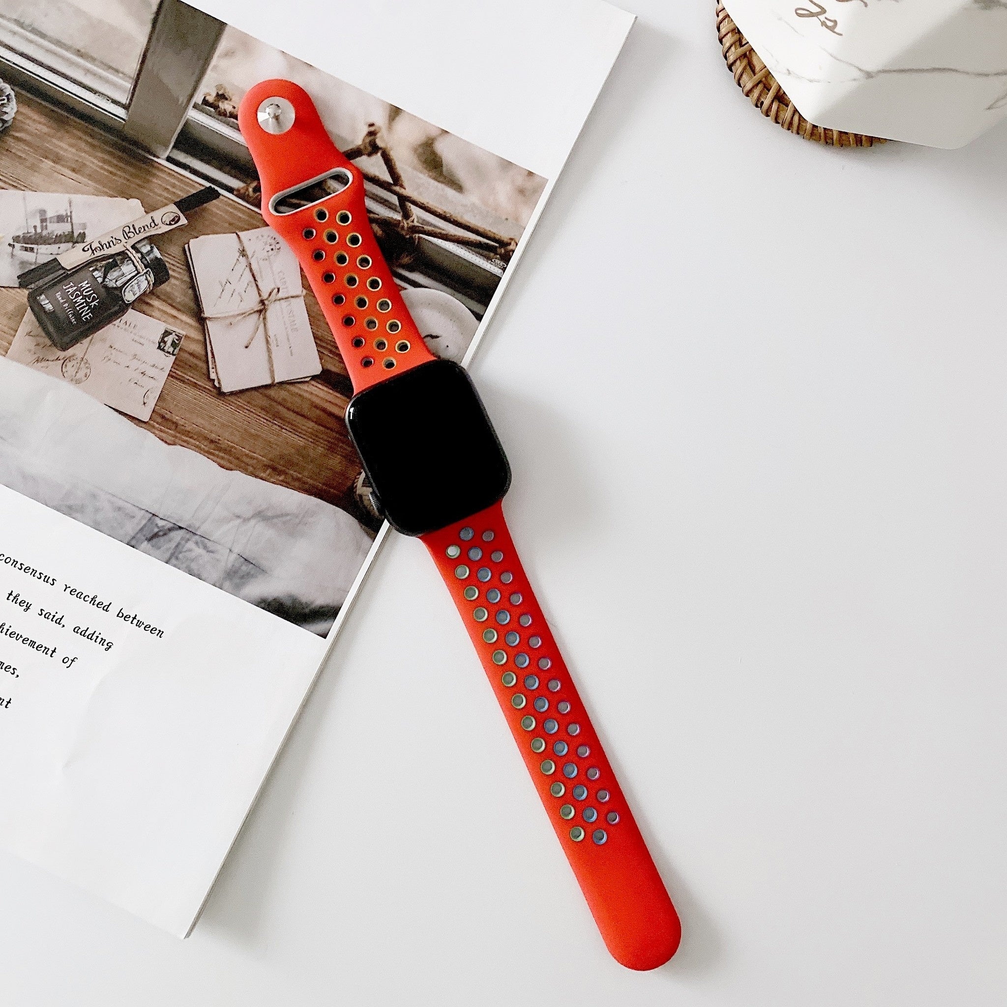 rot-buntes-apple-watch-sportarmband