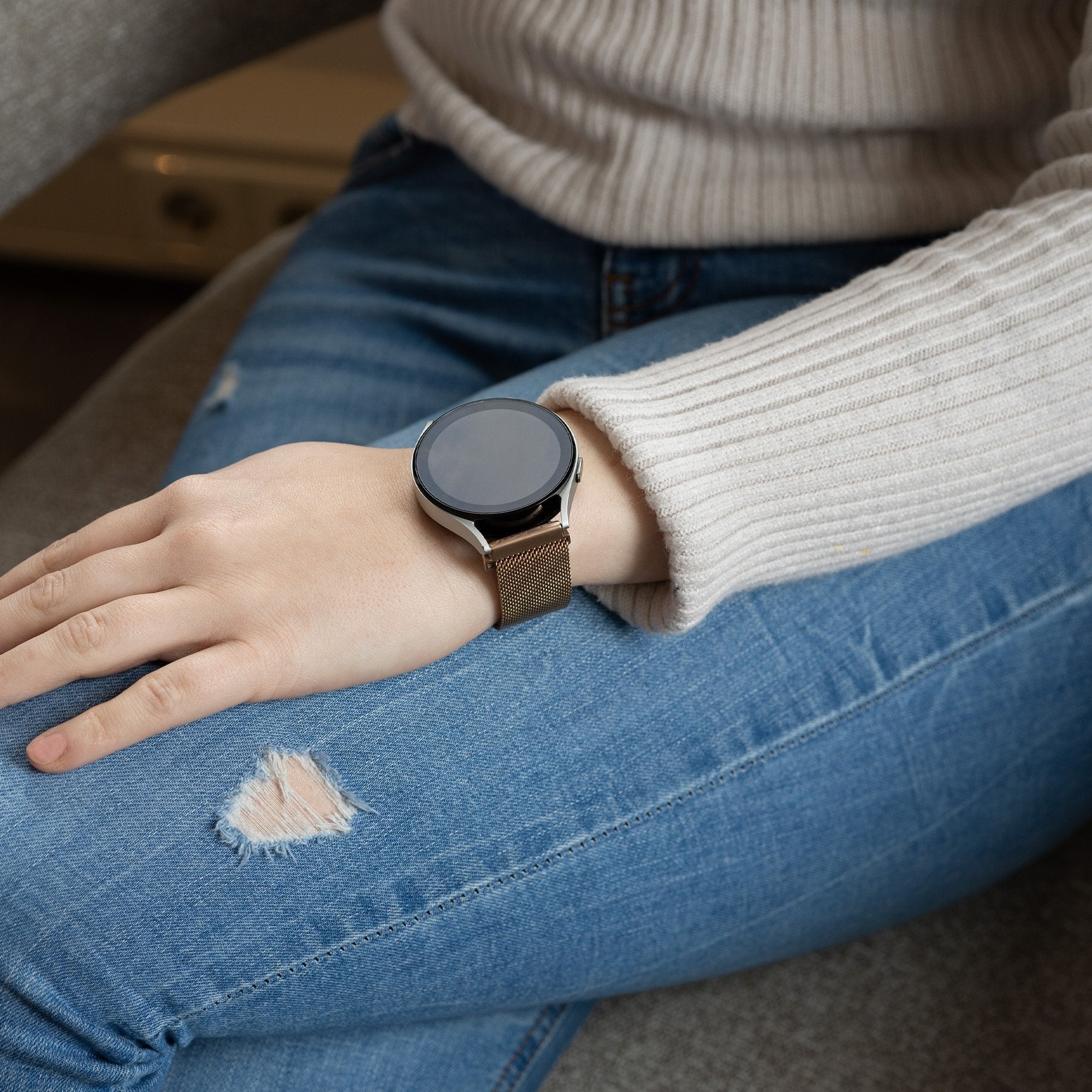 Garmin Vivoactive 6 Milanese Strap (Rose Gold)