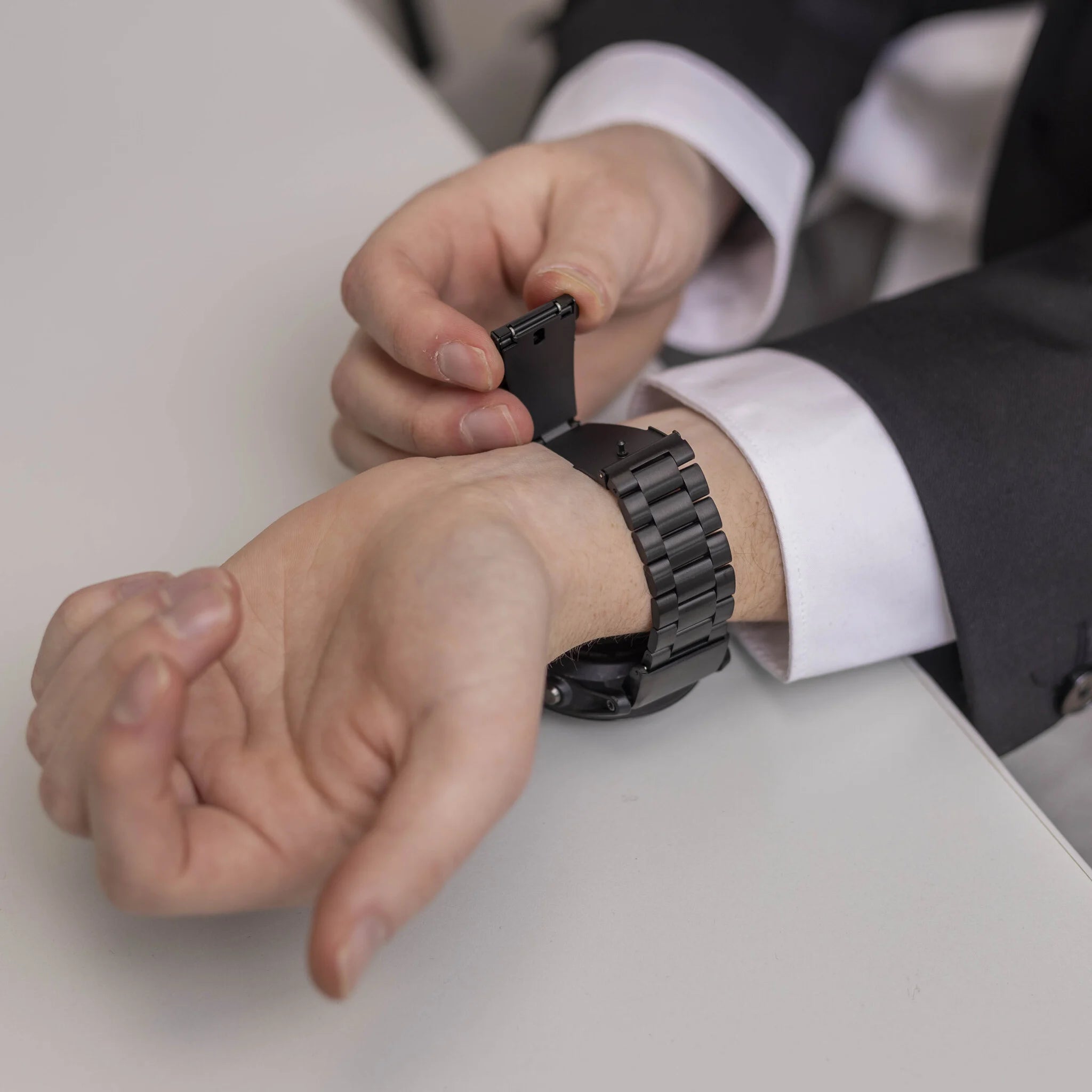 Garmin Instinct Stahlarmband (Schwarz)