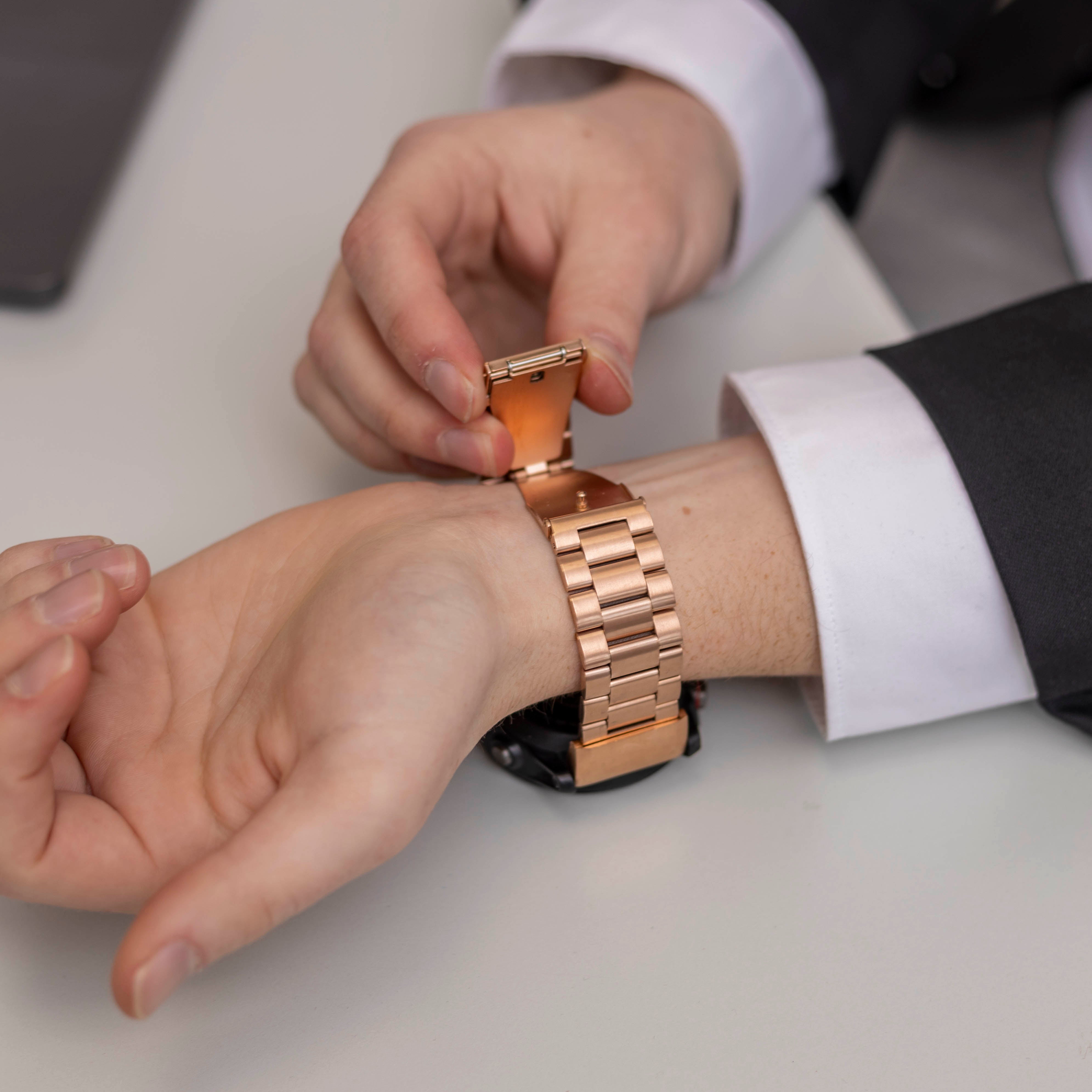 Garmin Fenix 7x Steel Strap (Rose Gold)