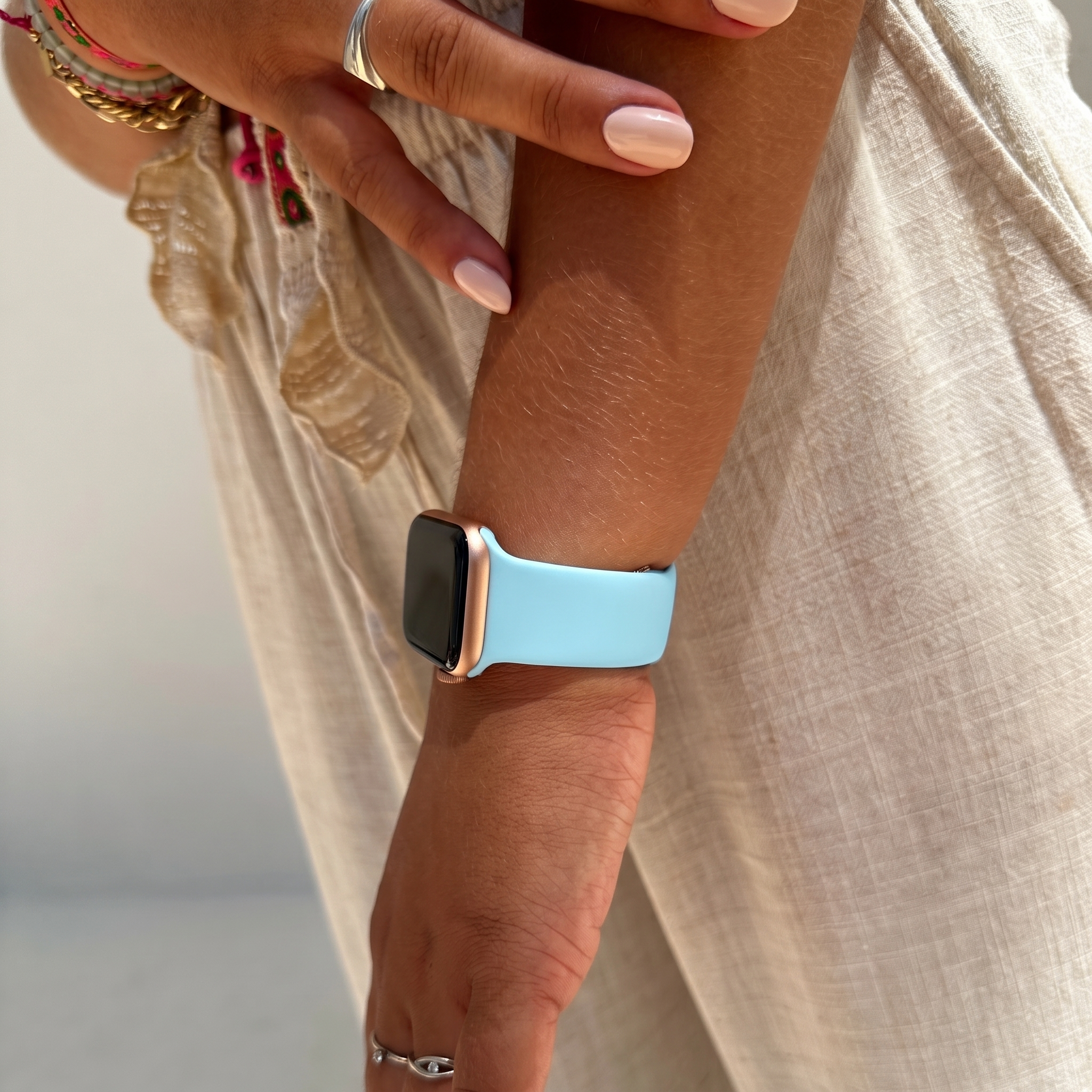 xoxo Wildhearts Apple Watch Silikonarmband (Hellblau)