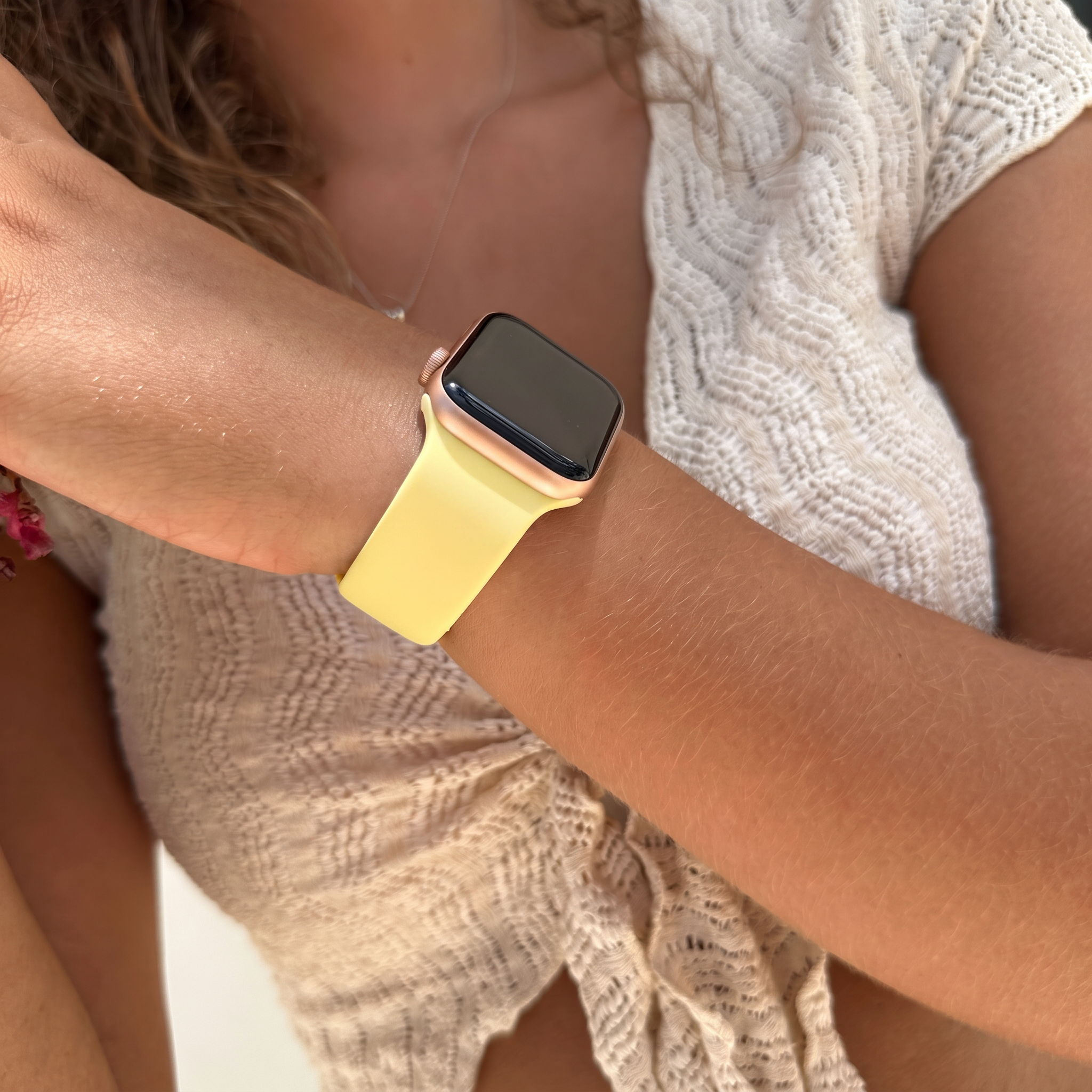 xoxo Wildhearts Apple Watch Silikonarmband (Gelb)