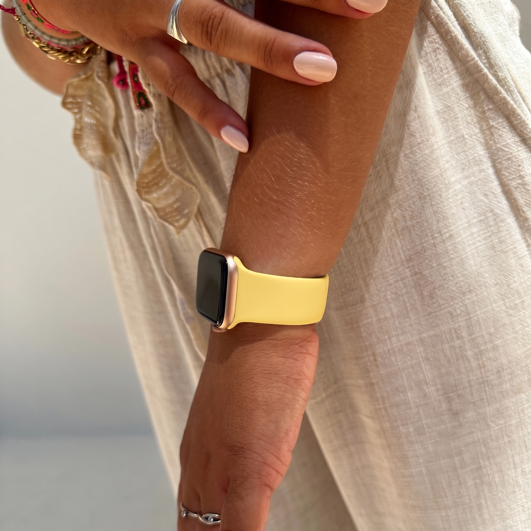 xoxo Wildhearts Apple Watch Silikonarmband (Gelb)